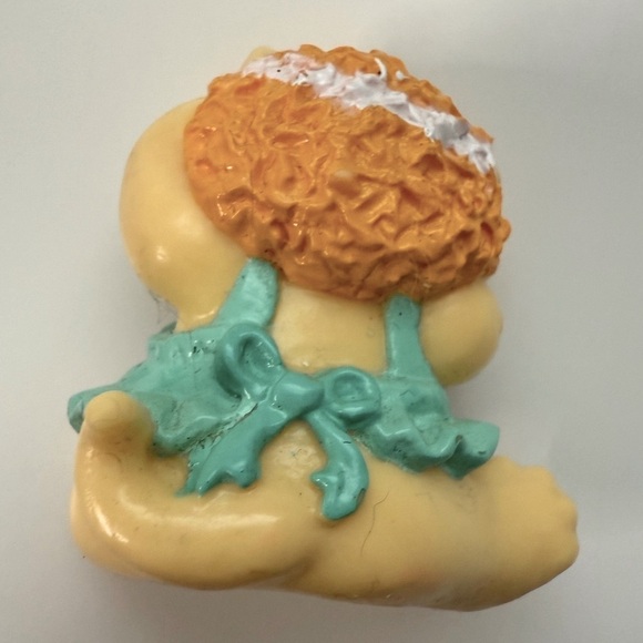 ZIP Cabbage Patch Baby Figurine with Colorful Details - Picture 5 of 6